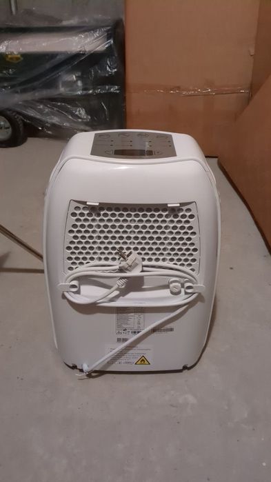 Осушувач повітря новий з коробкою та гарантією Cooper&Hunter CH-D005WD