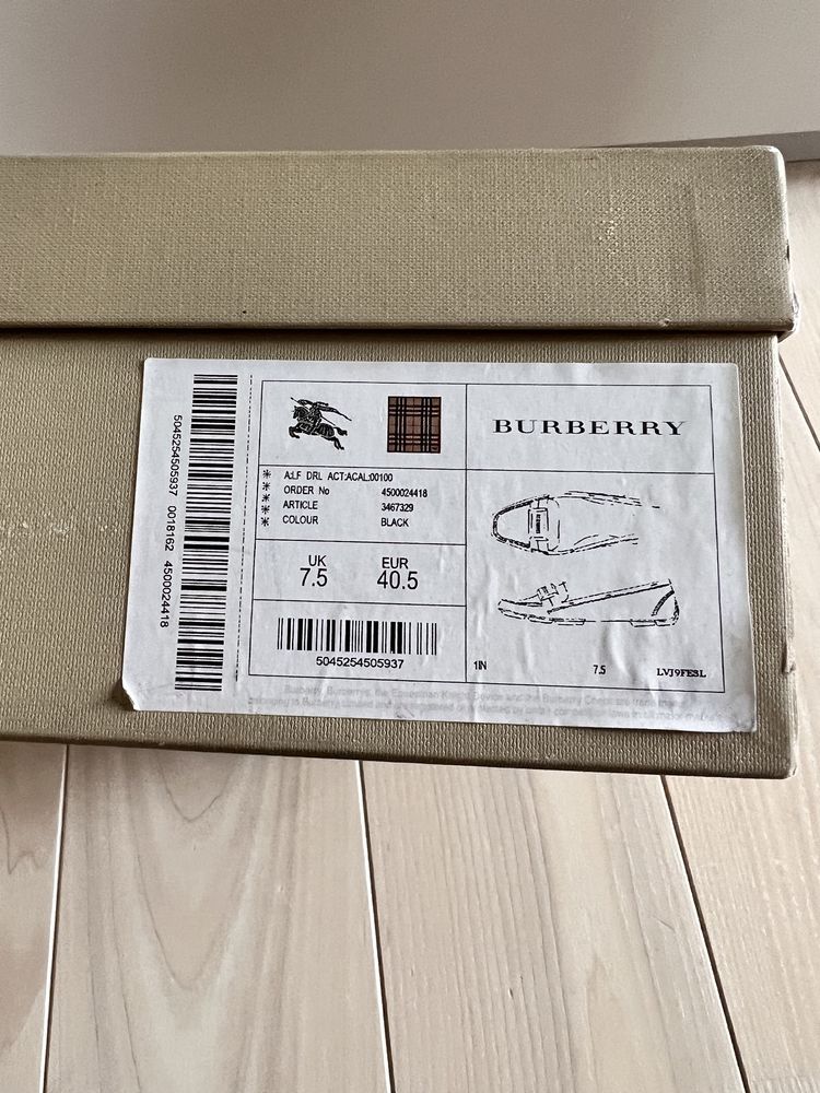 Burberry beleriny / półbuty 40,5