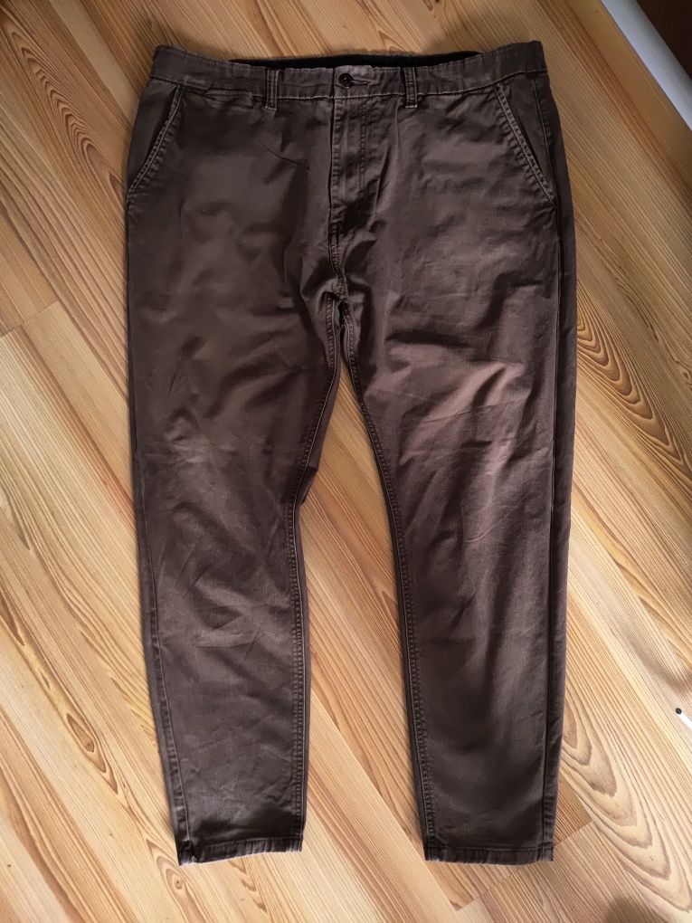 Spodnie meskie Pull&Bear roz. 48