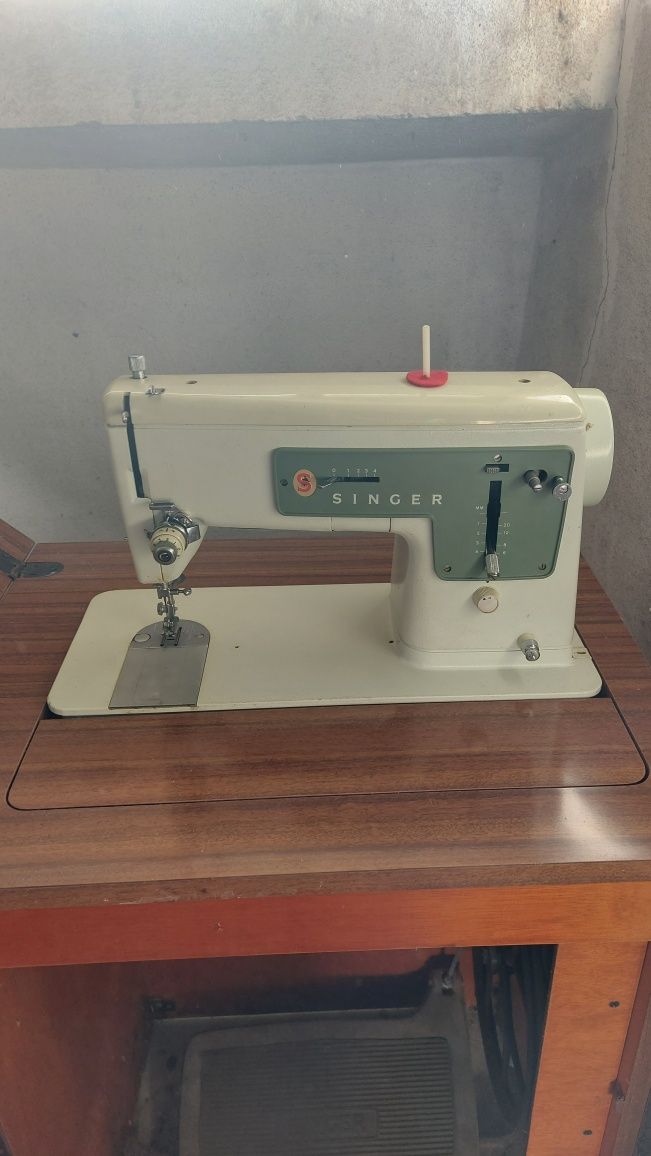 Máquina de costura singer de pedal