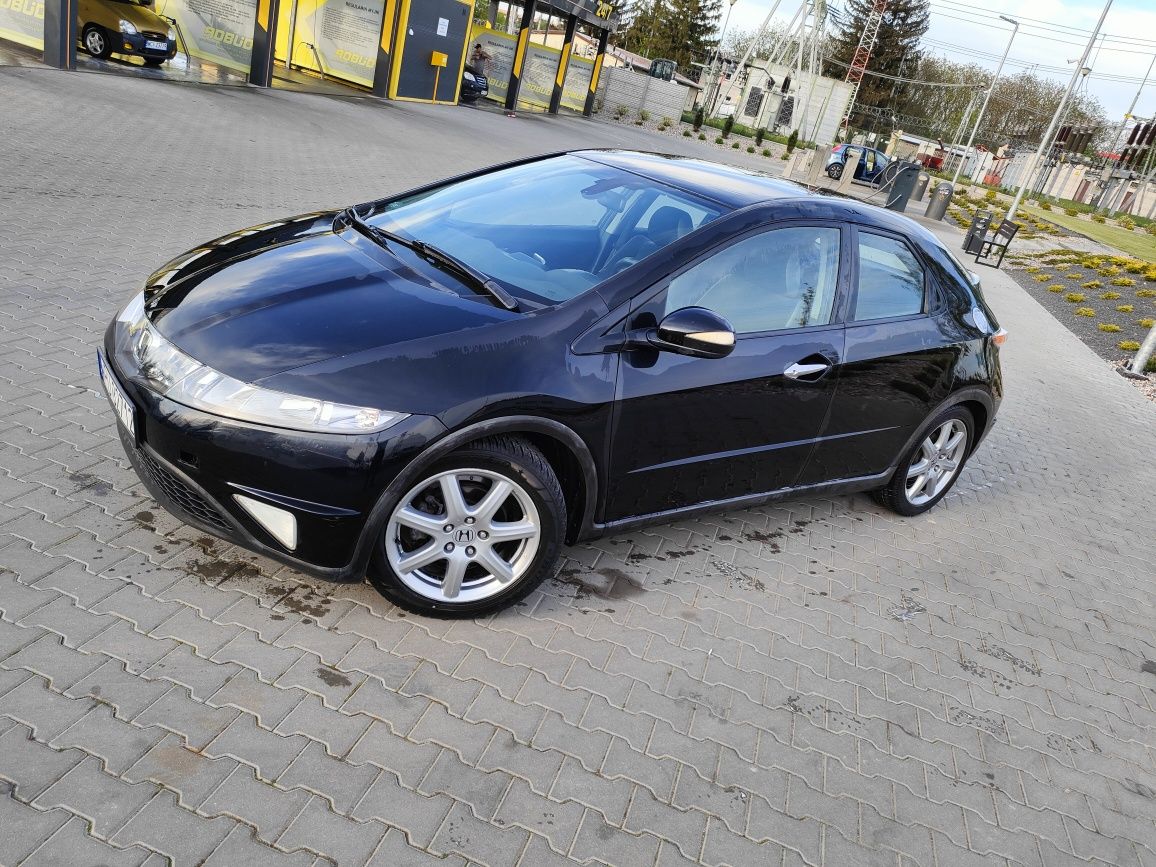 HONDA Civic VIII 1.8 Comfort + LPG