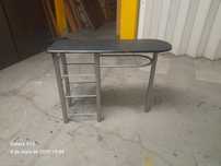 Balcão de metal com tampo madeira wenge