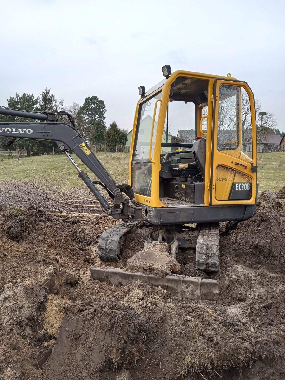 Minikoparka Volvo EC20B