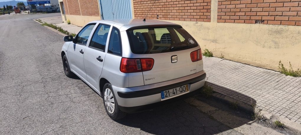 Ibiza 1.0 averiado