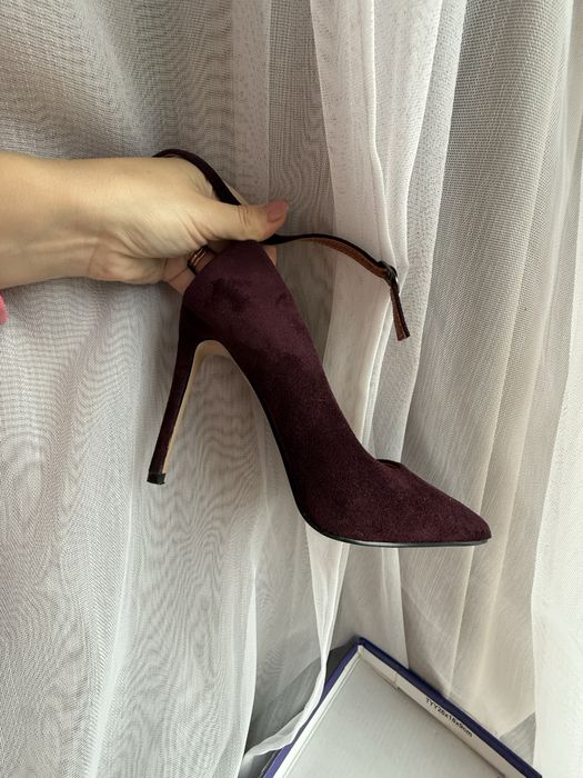 Туфлі лодочки, човники