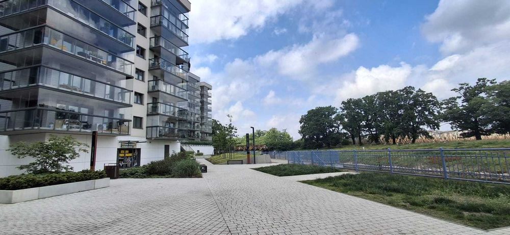 Lokal 146 mkw z antresolą, ogródkiem i widokiem na Odrę (6m wysokości)