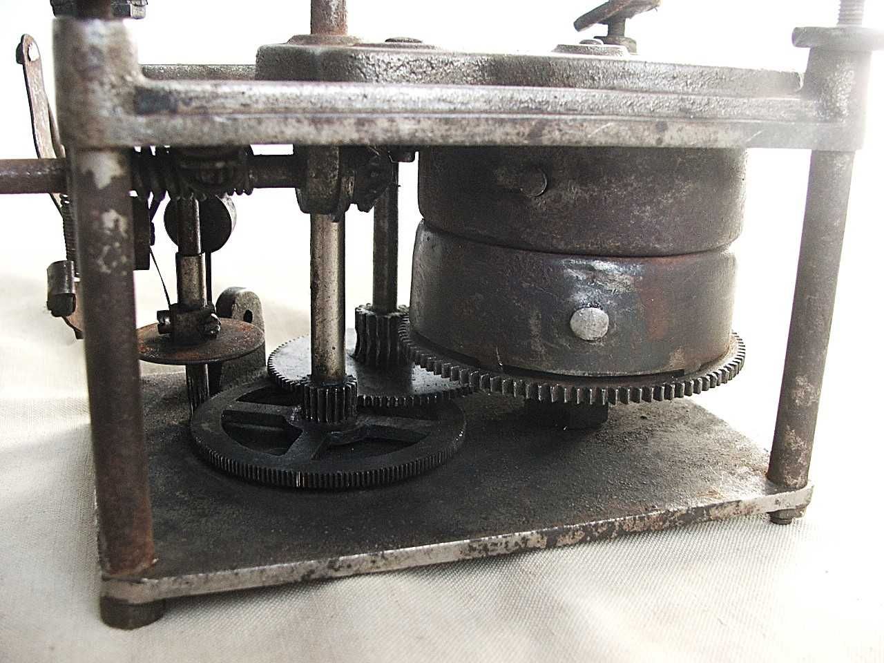 Mechanizm starego patefonu