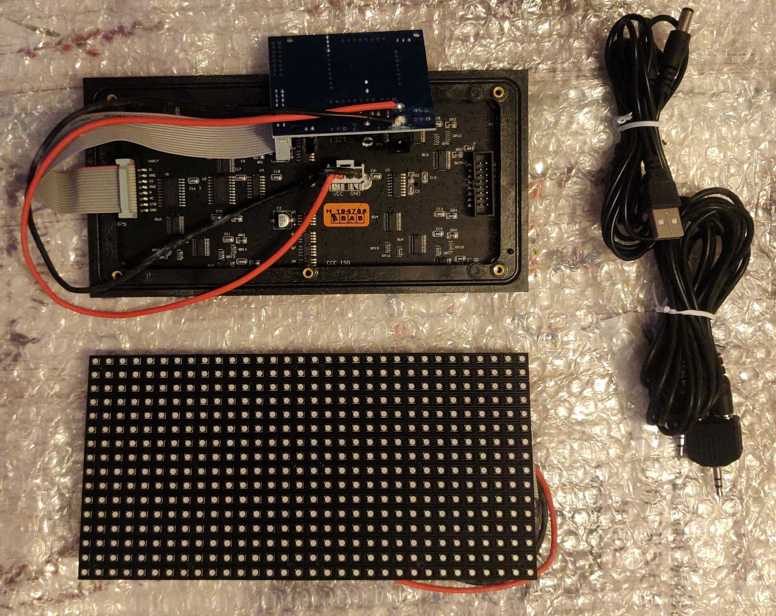 Display LEDs RGB de Espectro Musical Controlado por Som