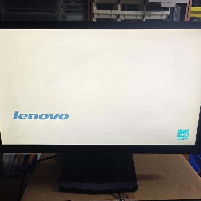 Monitor Lenovo 24''