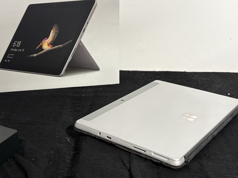 Microsoft Surface Go