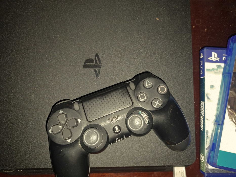 PS4 wraz z padem sprawne