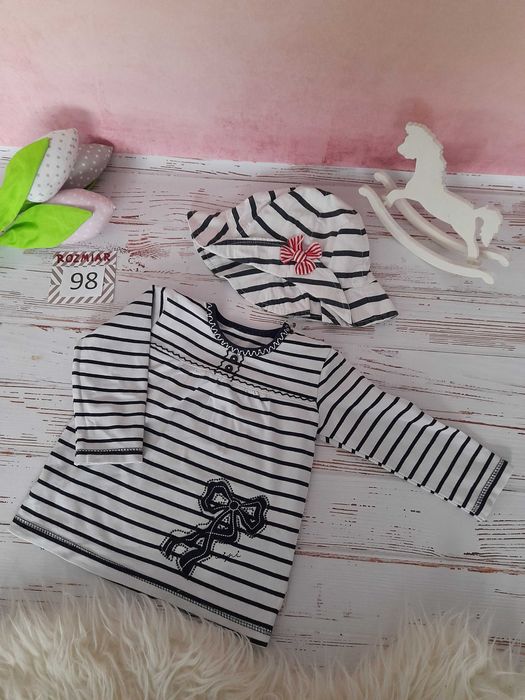 Komplet koszulka marynarska w paski z kapeluszem rozm 98