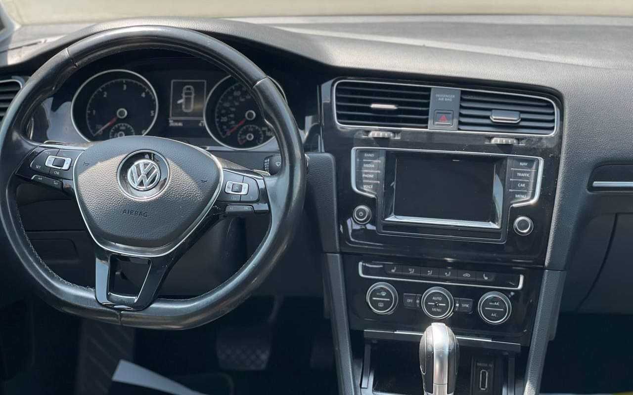 Volkswagen Golf	2015