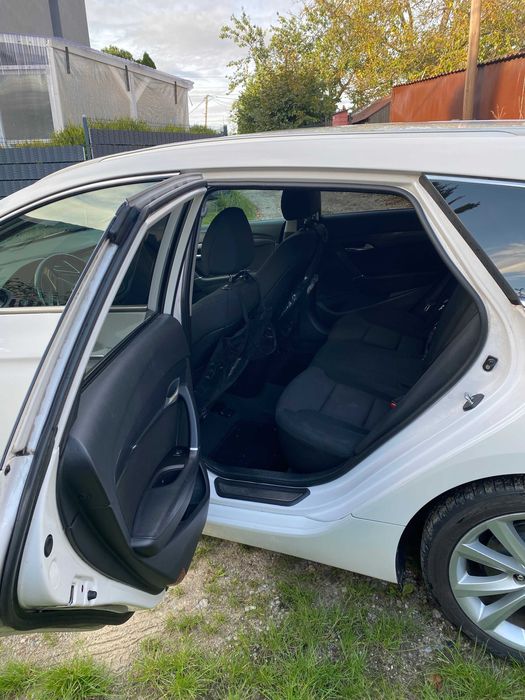 Hyundai i40 CW 1.7CRDi 136KM | Garażowany | 2 komplety kół | DODATKI