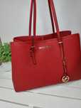 Яскрава сумка від Michael Kors