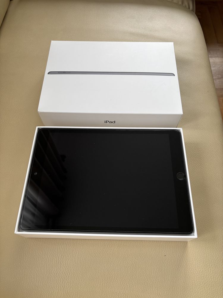 iPad 8 generacji 32 GB space grey. Stan idealny