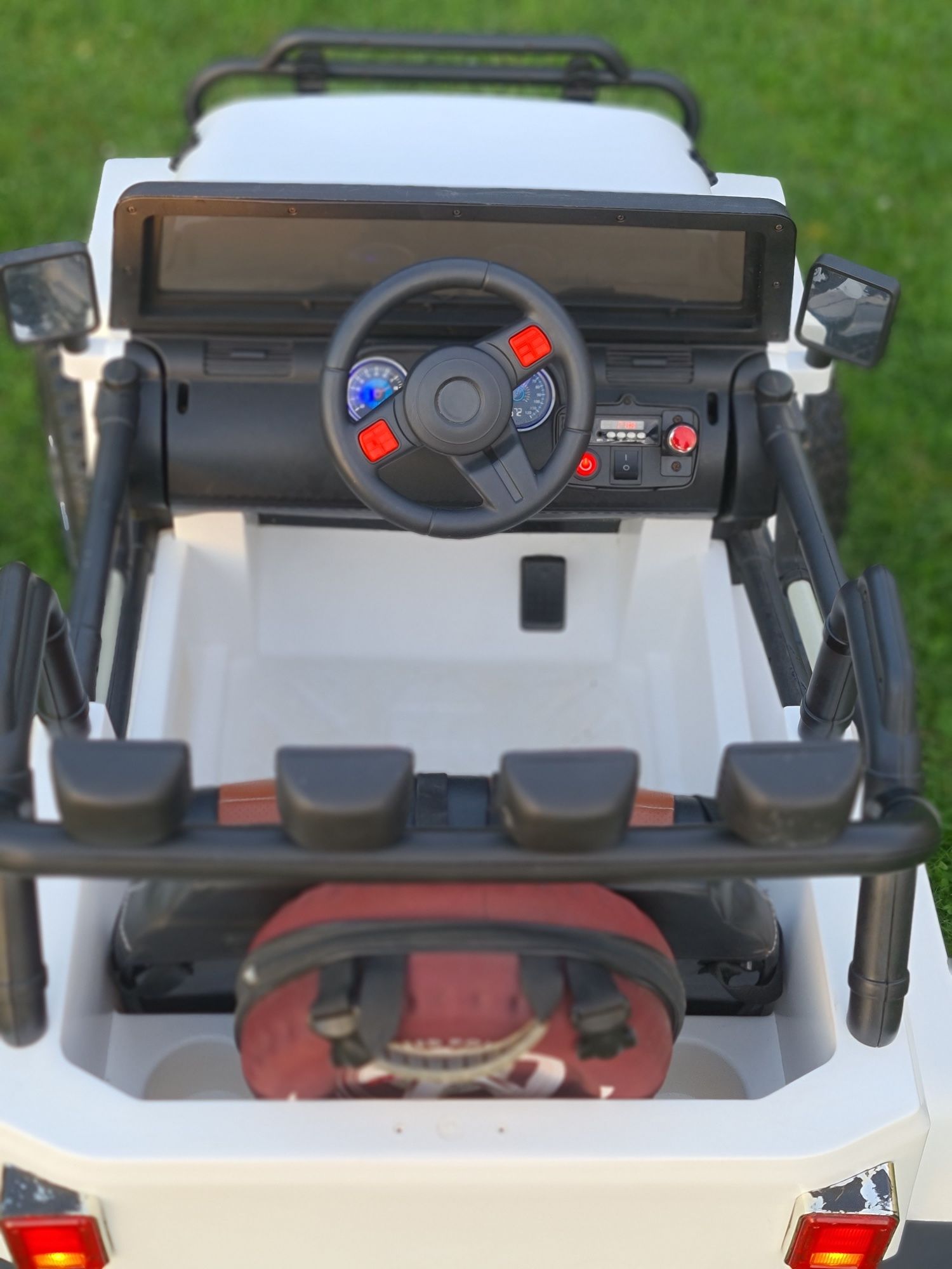 Auto elektryczne dla dziecka 4x4. Radio USB + Micro SD. nowe aku.