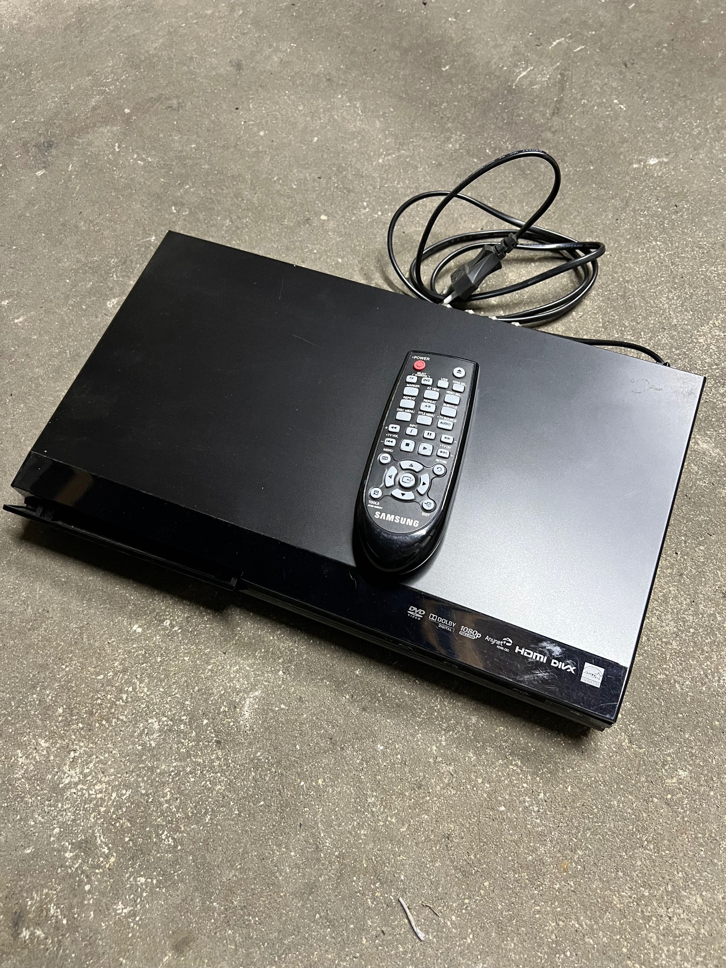 DVD D530 z pilotem