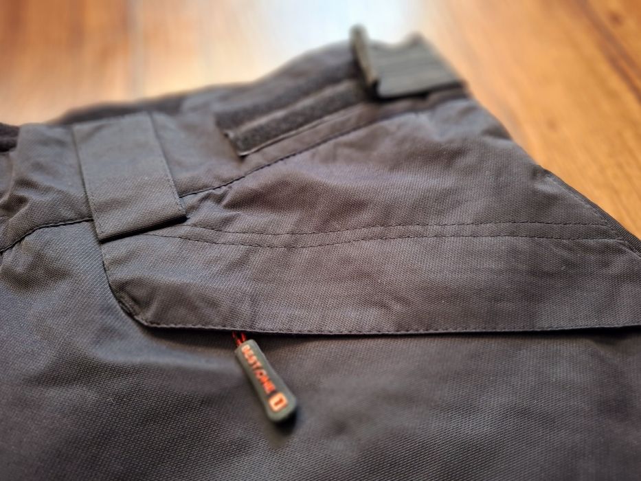 Spodnie narciarskie r. XXL / pas max. 104