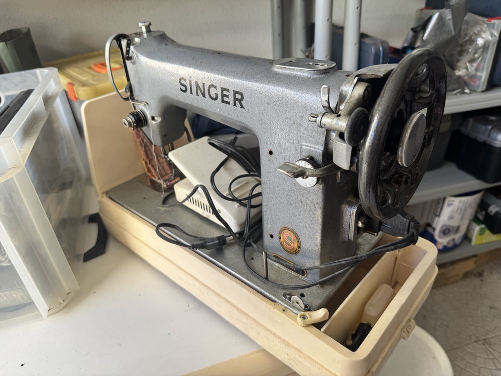 Maquina de costura Singer