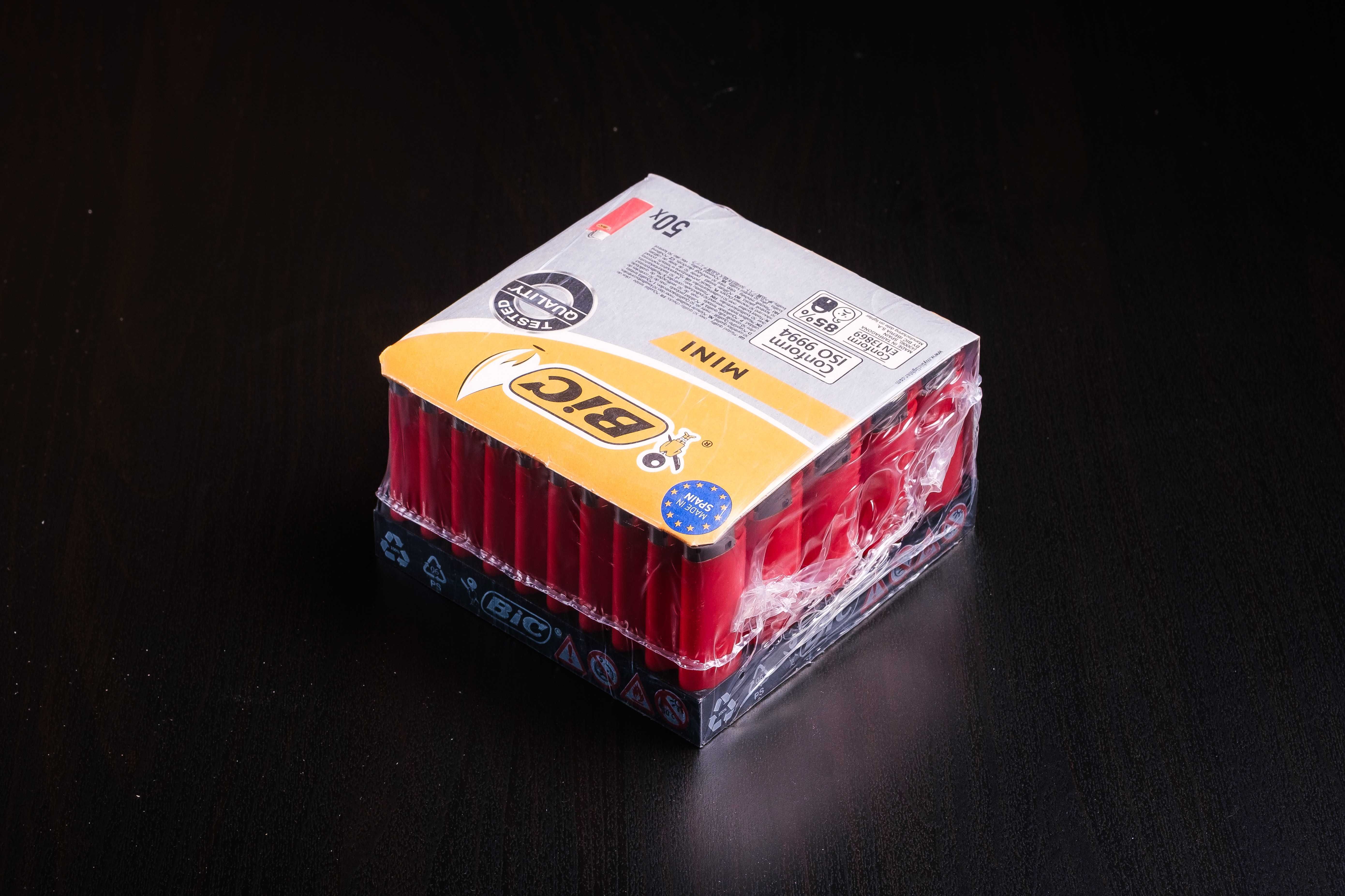 50 Isqueiros Mini Bic Vermelhos