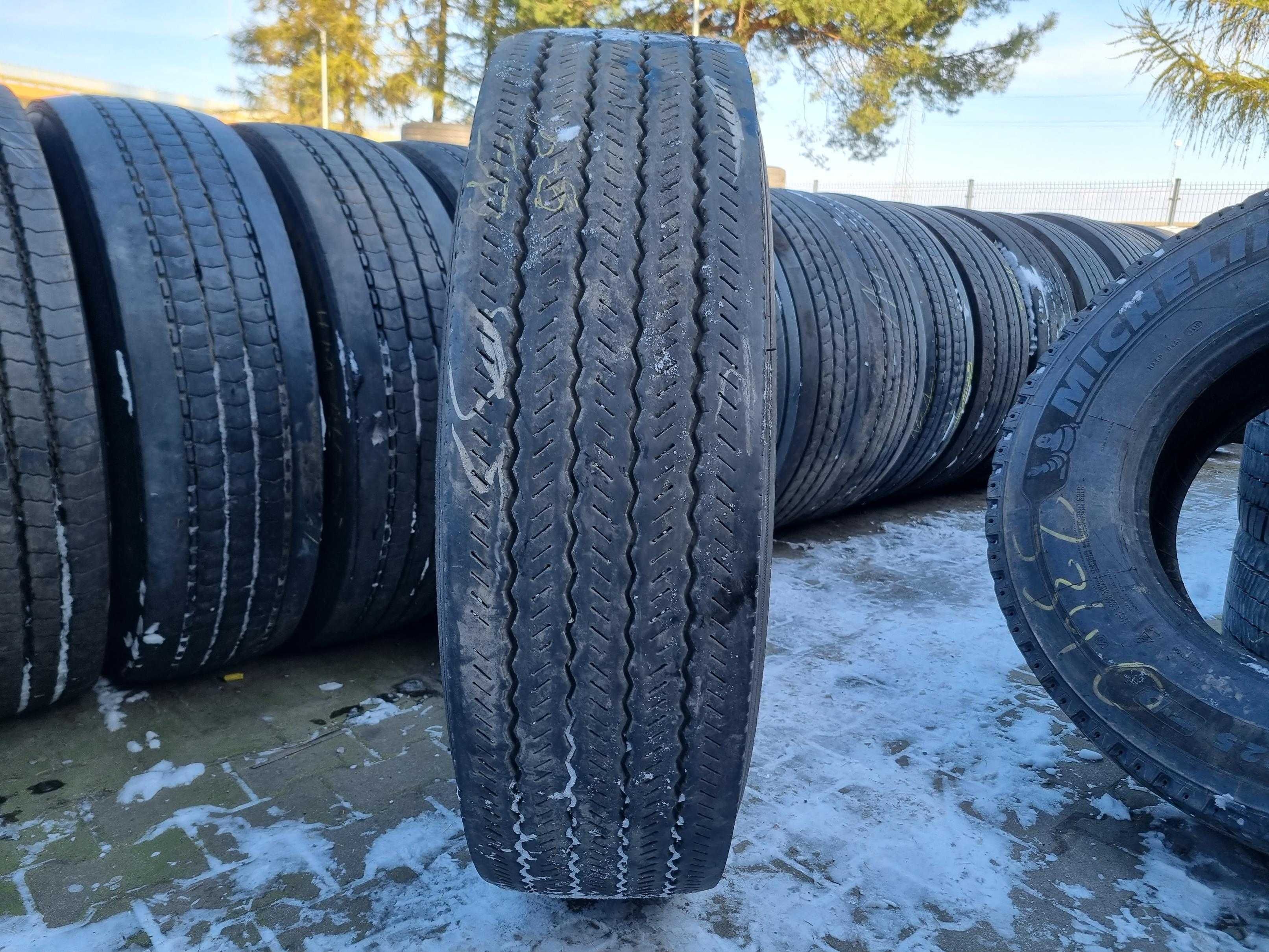 315/80R22.5 Opona CONTINENTAL HSW2 SCANDINAVIA 8-9mm Przód HSW 2