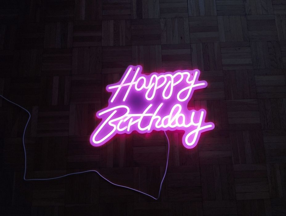 Tabliczka, napis neonowy Happy birthday