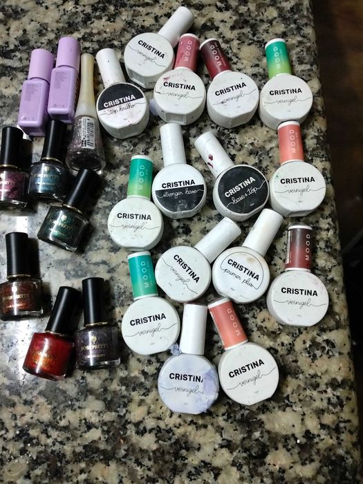 Lote cremes e outras coisas relacionadas com estética para despachar