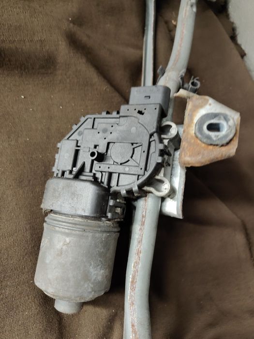 Mechanizm wycieraczek silniczek ramię ramiona wycieraczek audi A4 b6