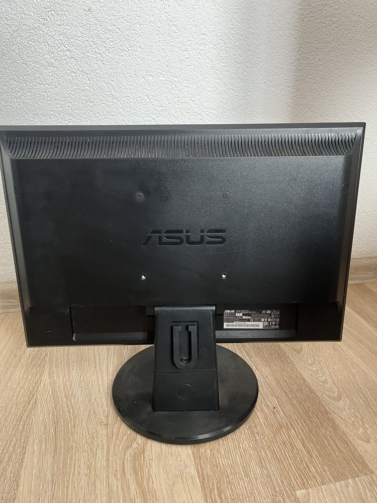 Monitor Asus 19 cali