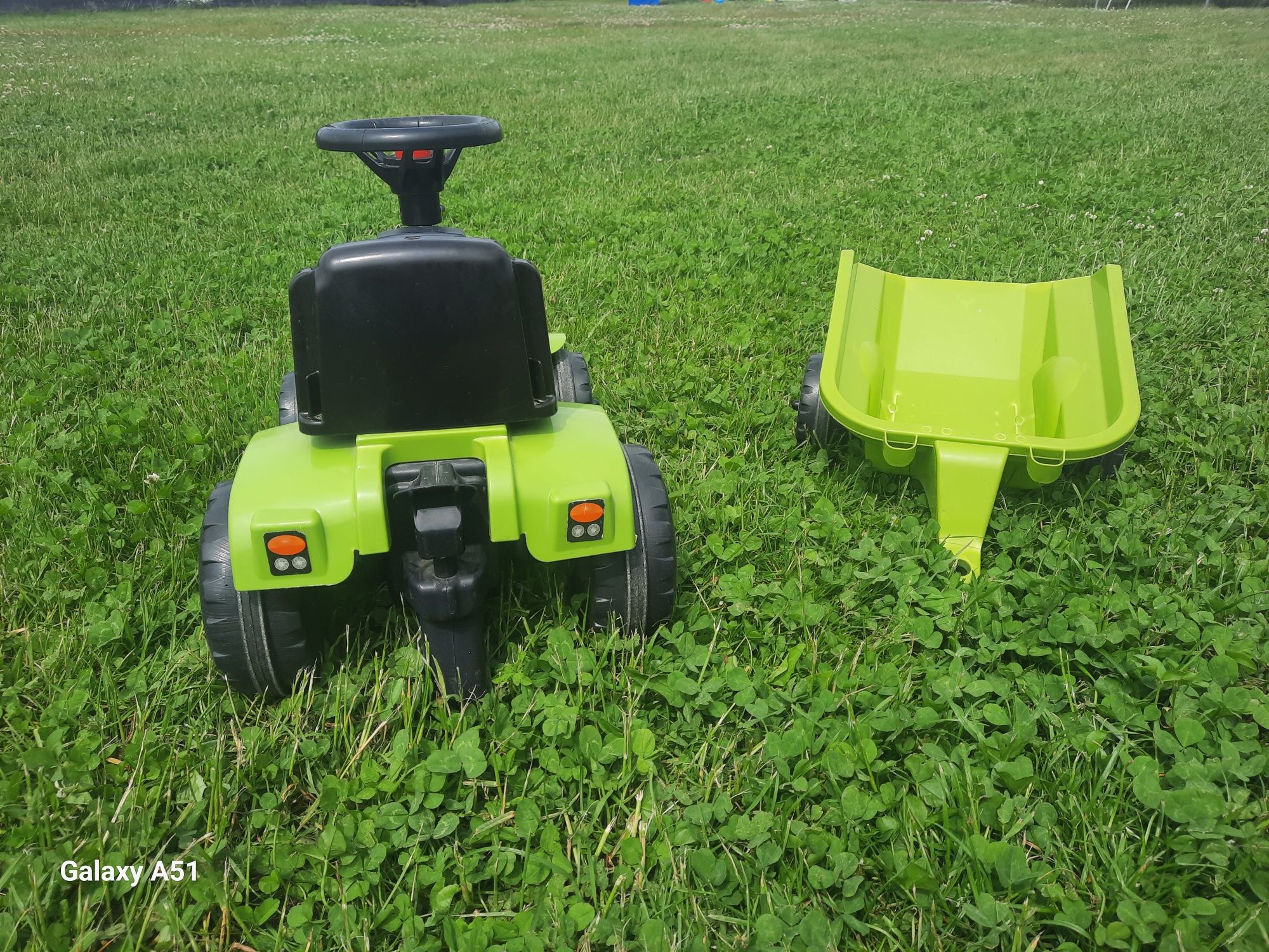 Jeździk traktor z przyczepą