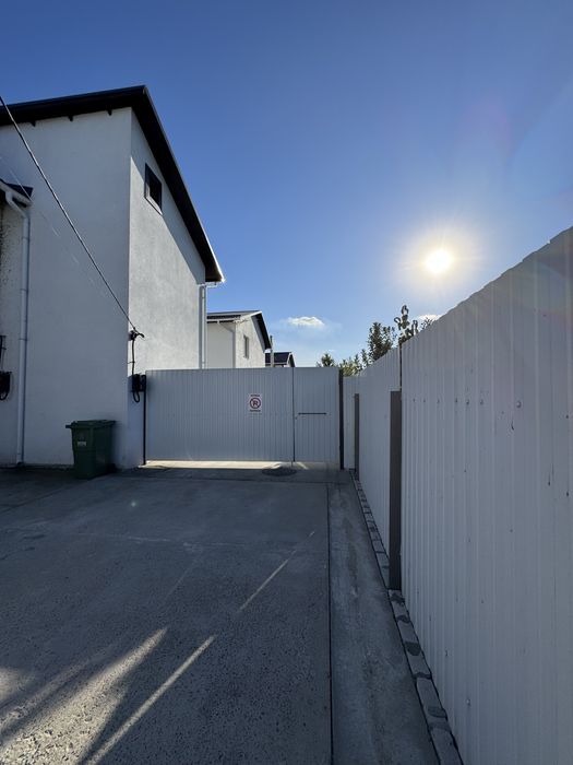 Таунхаус на два входи