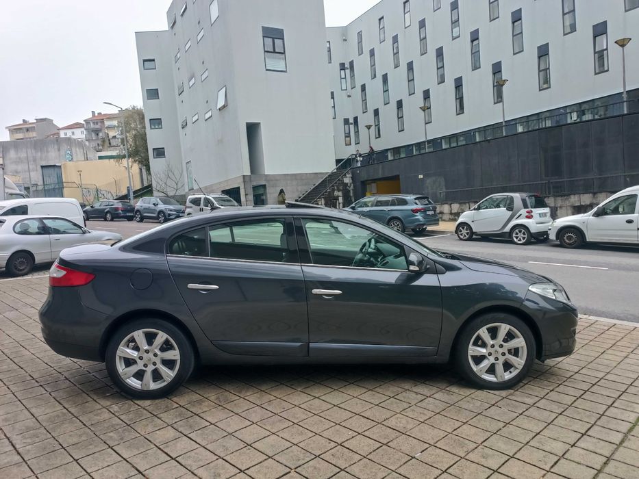 RENAULT FLUENCE 1.5 DCI 110cv com 140 mil qlm