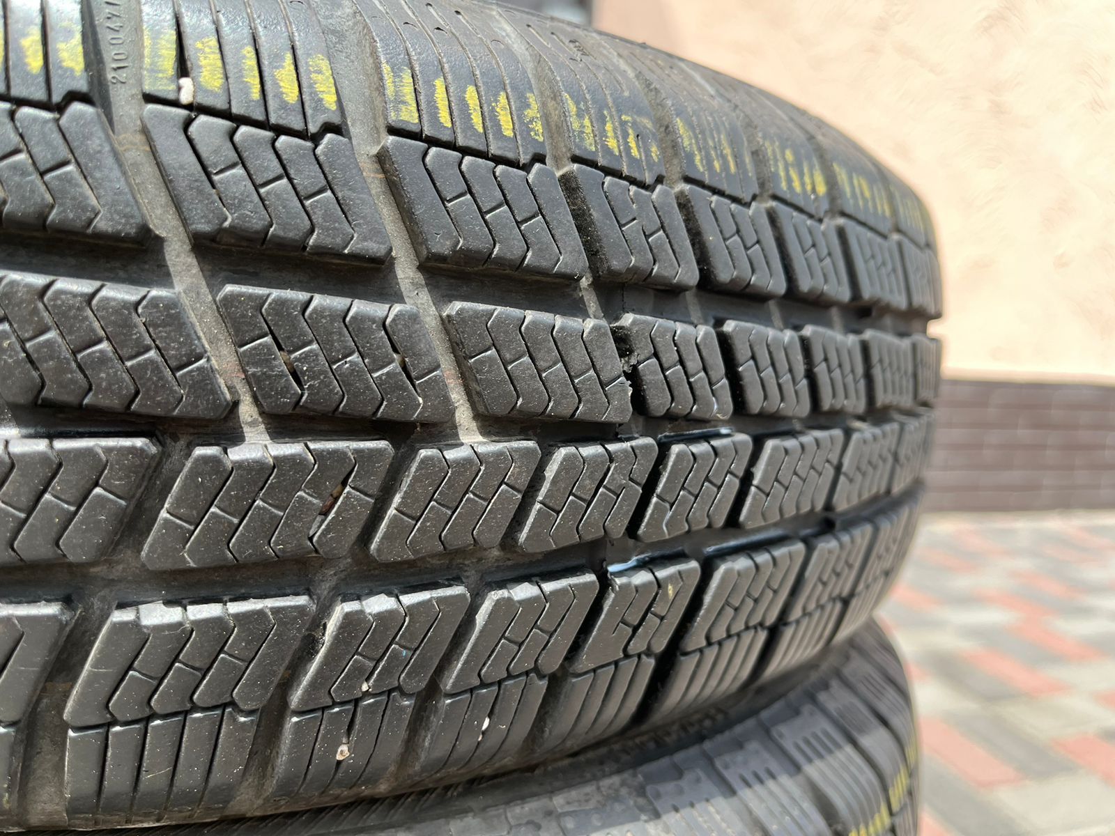 Шини 165/70 R14 Barum резина бу всесезон