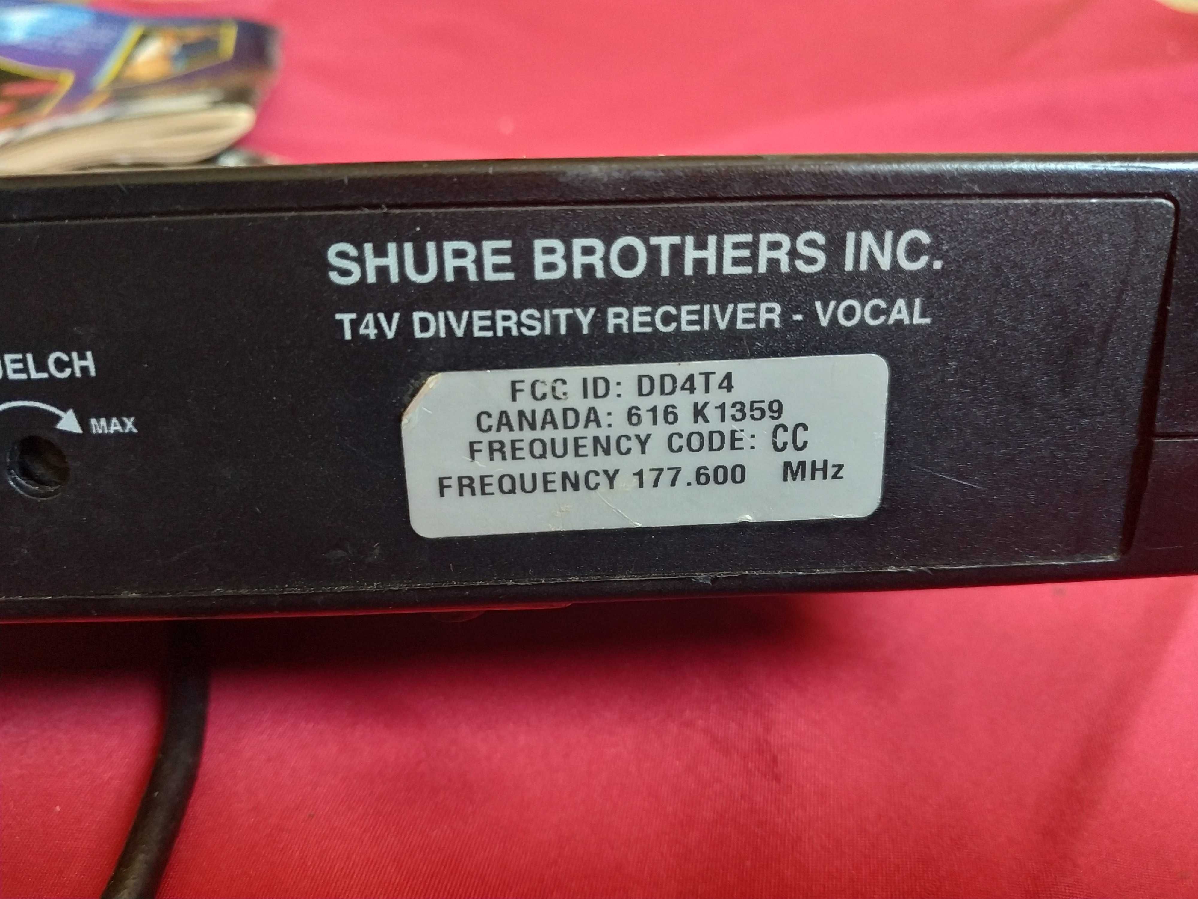 Микрофон радиопетличка Shure радиосистема концертная