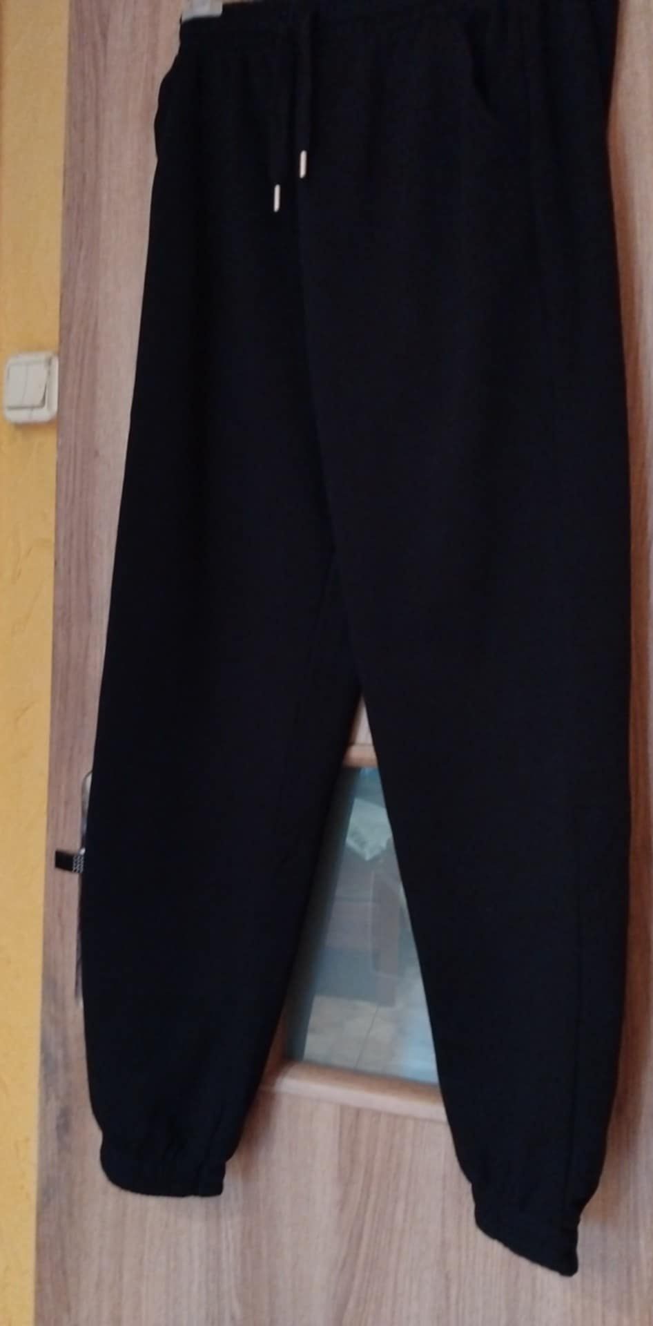 Nowe dresowe spodnie r M/L