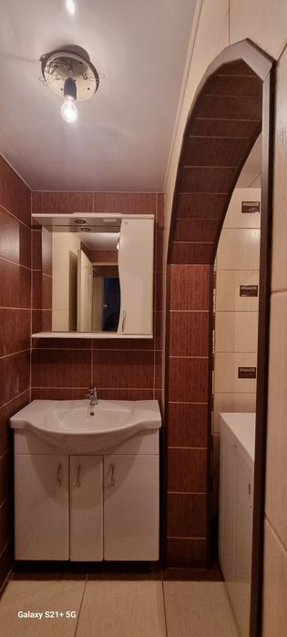 Оренда квартири на Таврійському . Перший поверх .