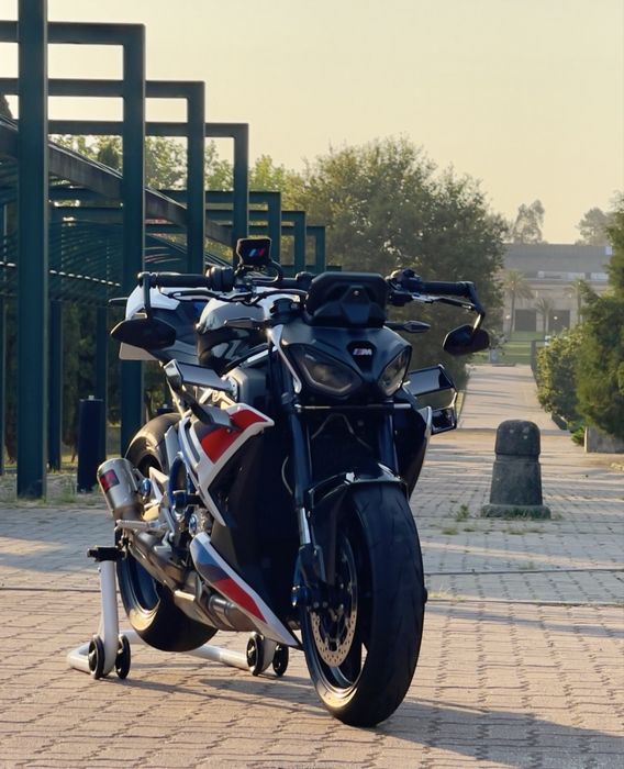 BMW M1000R 04/2025