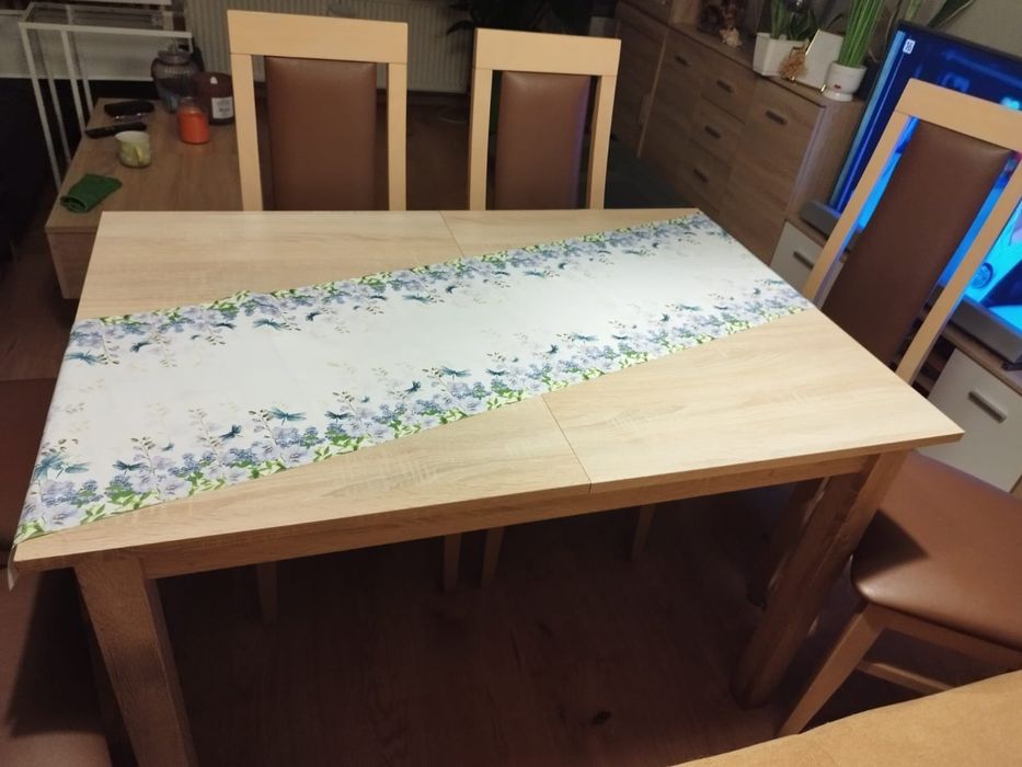 Stół rozkładany+ 6 krzeseł