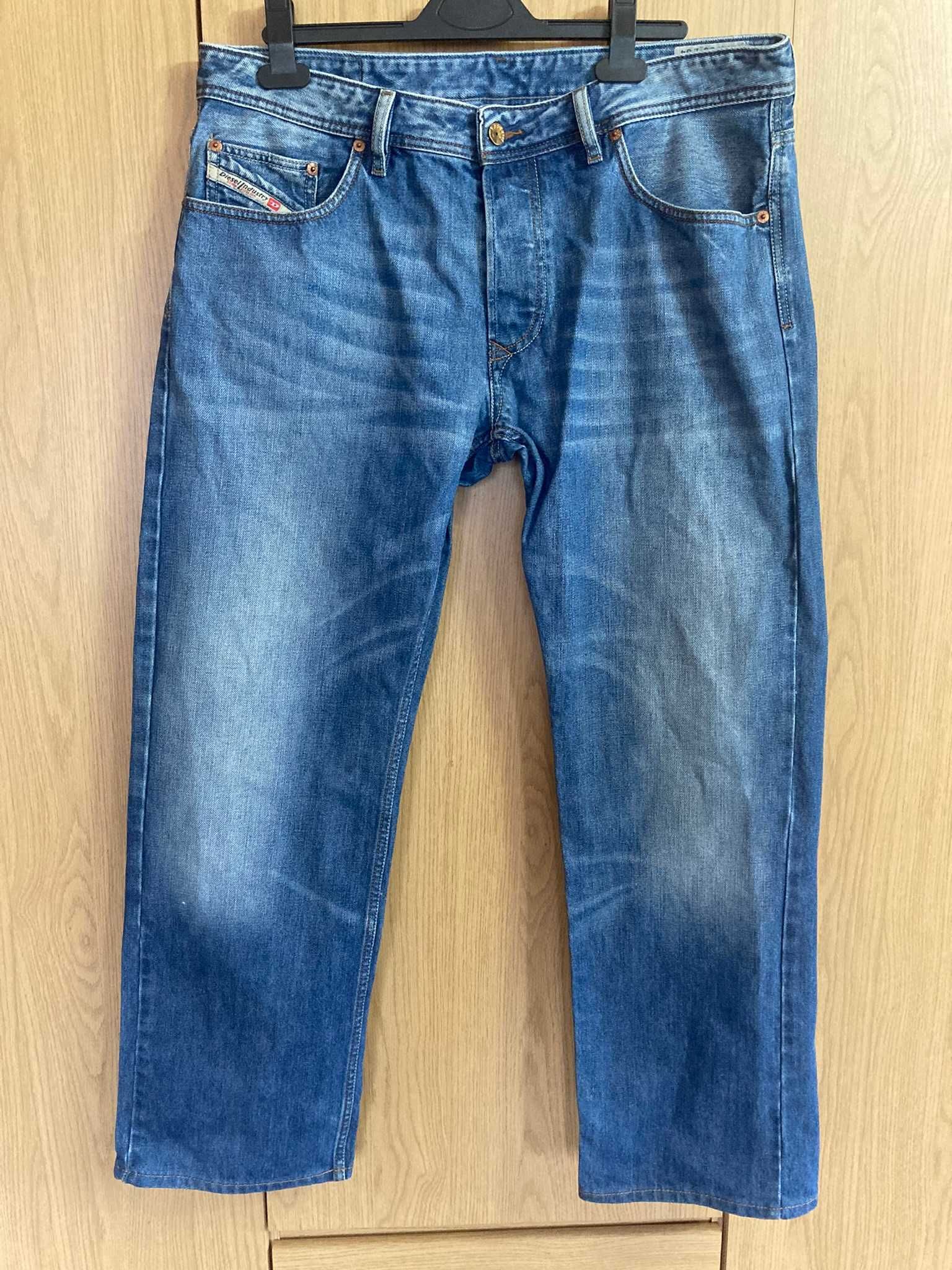 Spodnie jeansy Diesel Larkee regular straight jeans denim dżinsy