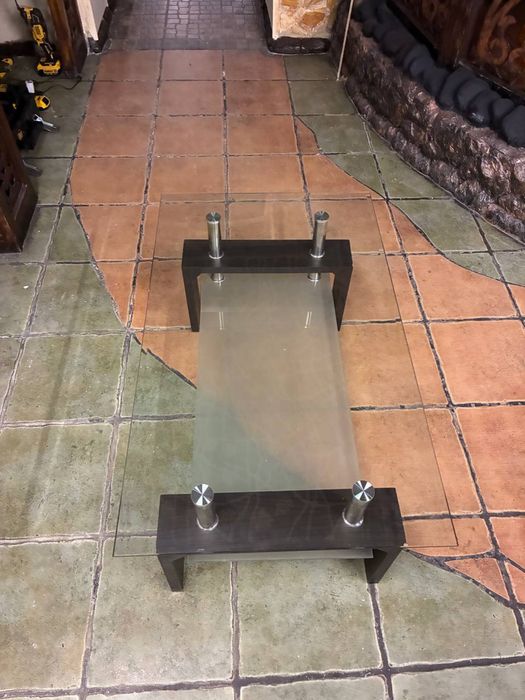 Столик журнальний скляний