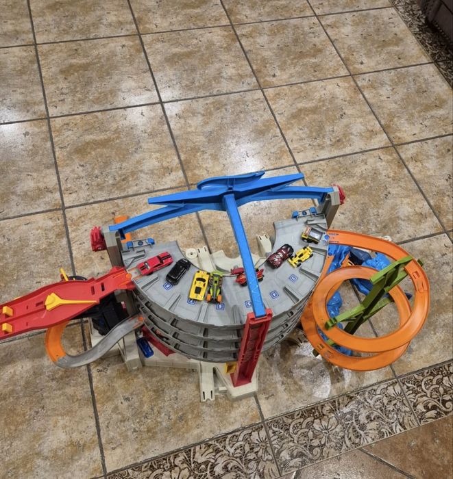 Гараж Hot Wheel Ultimate Garage