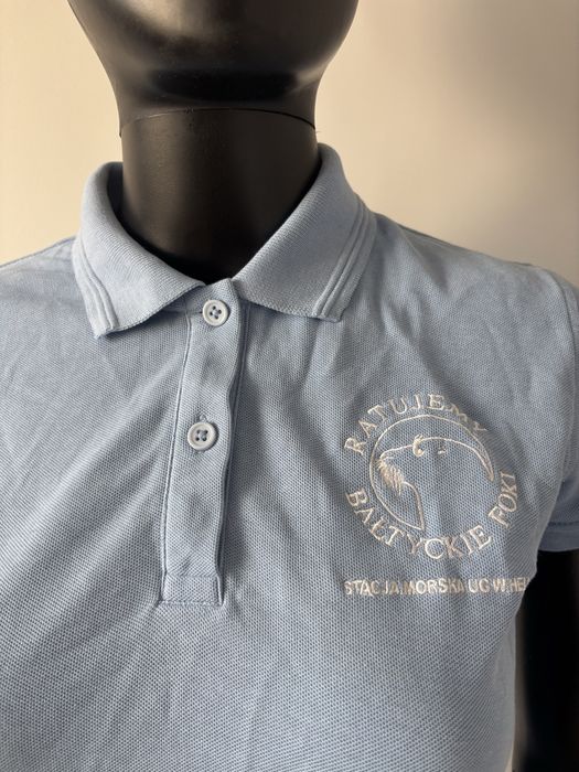 niebieska bluzka z krótkim rękawem tshirt polo z kołnierzykiem S foki