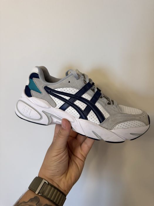Buty sneakersy Asics Gel Bnd 1021A216 40,5Eu 25,5cm 7,5 US