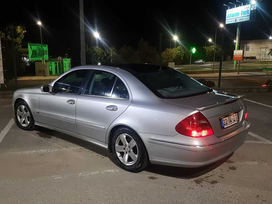 Mercedes- Benz E 220 CDI . 2003