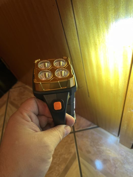 Lanterna led recarregavel , solar, usb e portatil