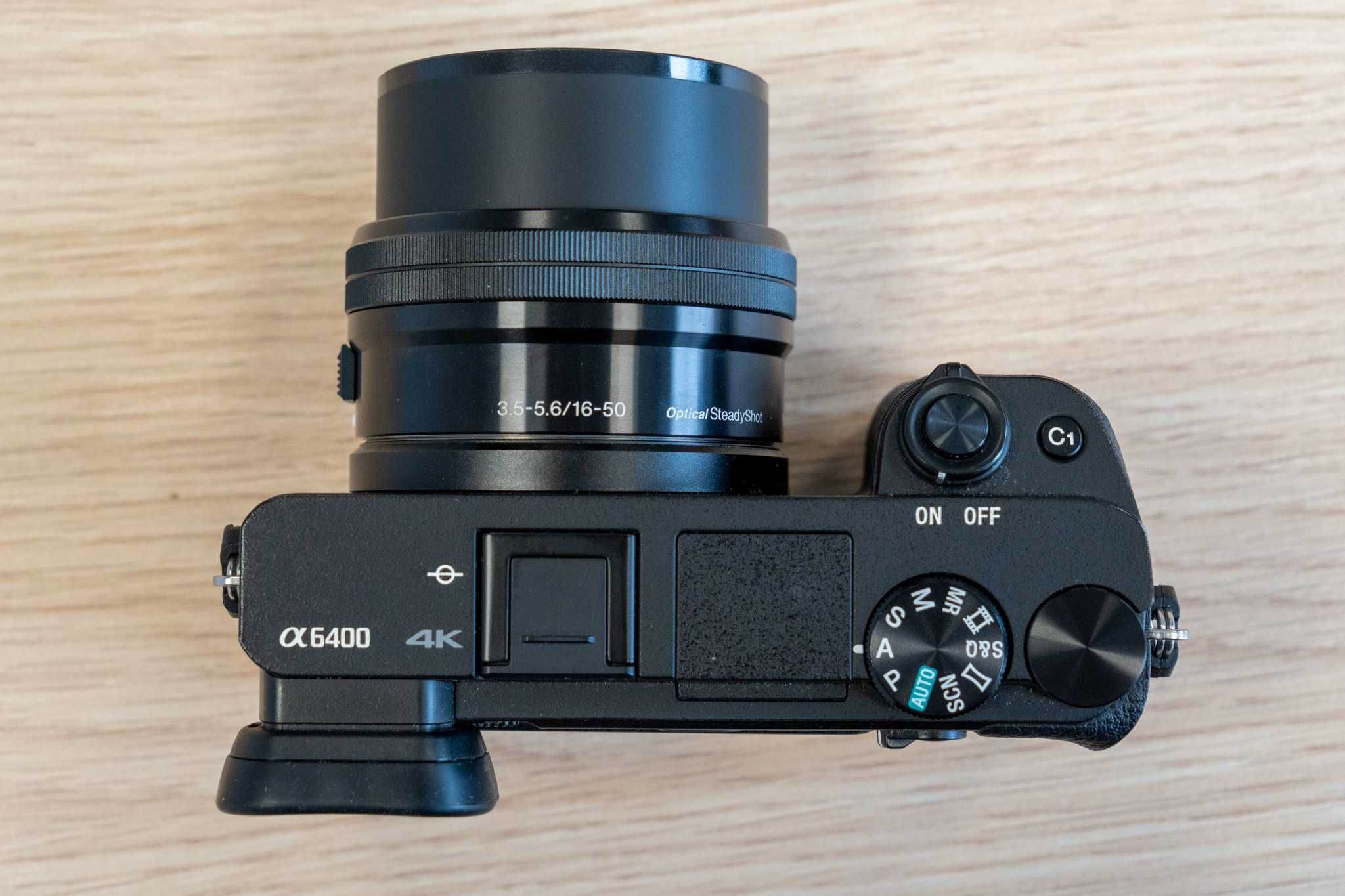 Sony A6400 wraz z dodatkami.