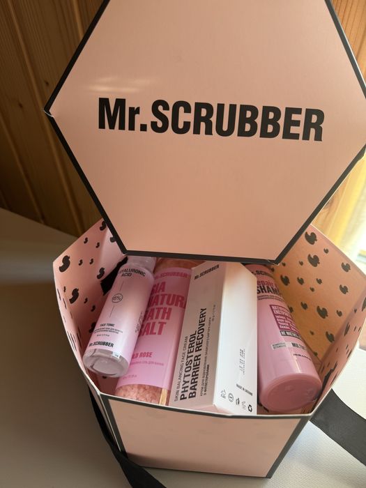 Набір Містер скрабер ,є коробка рожева для пакування