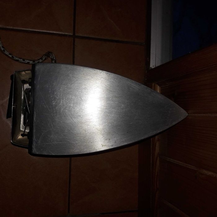 Zestaw grzalek i czajnik elektryczny PRL zelazko