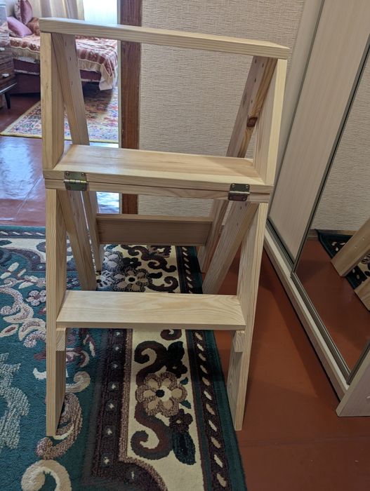 Дерев'яний стілець-драбина, стремянка